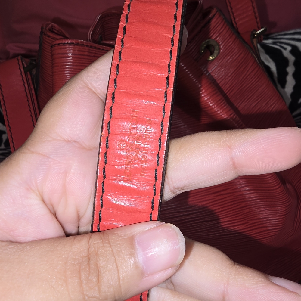 Red Designer Bucket Bag - Picture 5 of 13